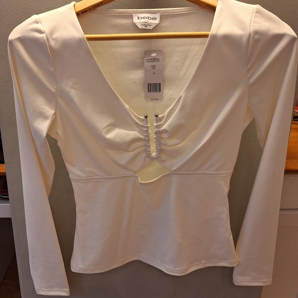Brand new White U shape keyhole long sleeve top - Picture 2 of 5